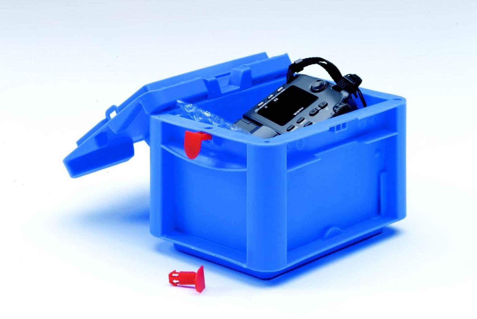 Cajas apilables XL Norma Europea, con paredes cerradas, tapas abatibles integradas, de una pieza, cerradura de resorte, azul, IMG_6641