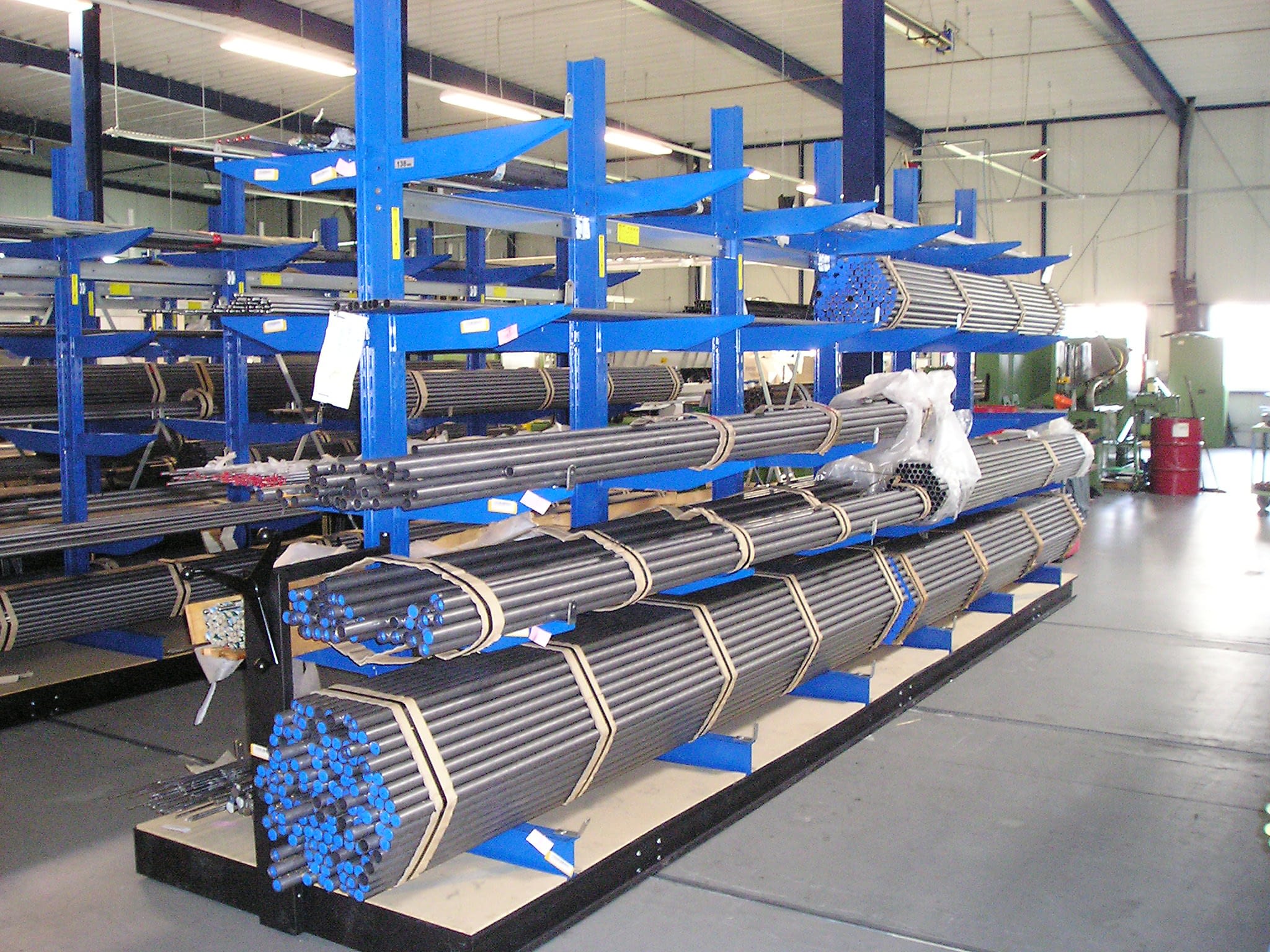 Rayonnages cantilever pour applications légères et mi-lourdes, version mobile, bleu, IMG_23203